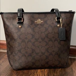 COPY - BRAND NEW WITH TAGS COACH PURSE!